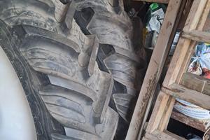 ruote complete di cerchio x trattore 13.6R38