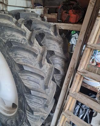 ruote complete di cerchio x trattore 13.6R38