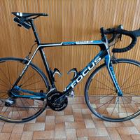 Bici da corsa Focus Izalco Team Insue SL taglia XL