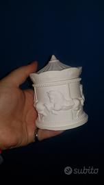 Carosello fatto in gesso. 