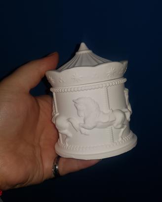 Carosello fatto in gesso. 