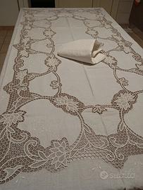 tovaglia bianca da 12 in lino e Burano 