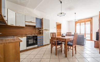 Mini appartamento con balcone in zona Piscine