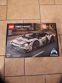LEGO Technic Lamborghini Revuelto
42214-Nuovo