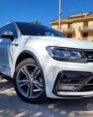 Volkswagen Tiguan 2.0 tdi dsg 4 motion r-line