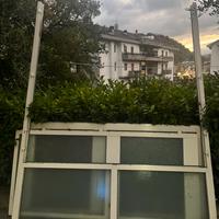 Telaio e porta a 2 ante in alluminio
