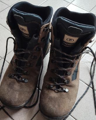 scarponi da montagna 