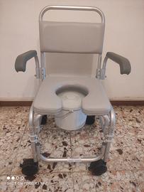 sedia comoda su ruote ausilio 