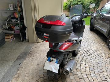 Scooter xmax 250