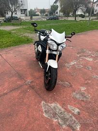 Triumph Speed triple 1050