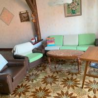 Divano con n. 2 poltrone + tavolino + tavolo TV.