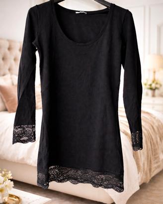 maglia nera Jadea con pizzo 