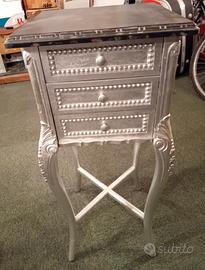 COMODINO ARGENTATO CON 3 CASSETTINI