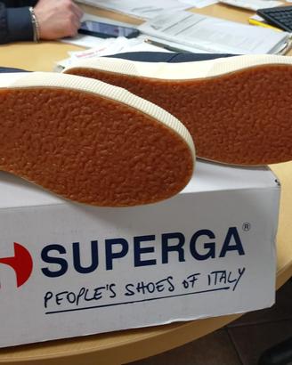 Scarpe superga
