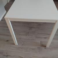 Tavolo Vehals marca Ikea