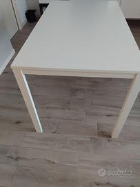 Tavolo Vehals marca Ikea