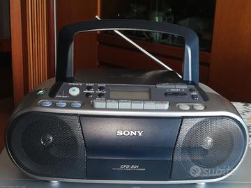Radio AM/FM - Lettore CD - Cassette recorder