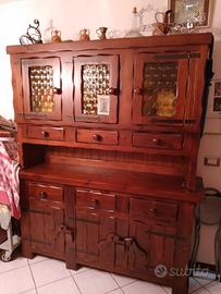 mobile in legno massiccio 