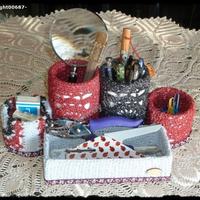 PORTAOGGETTI SFONDO ARGENTATO (uncinetto)