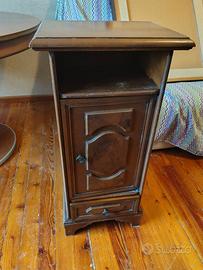 mobiletto in legno comodino