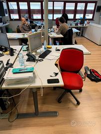 Scrivania e tavolo riunione