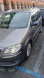 Auto touran