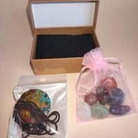 Set pietre chakra + collana orgonite meditazione 