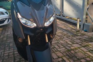 Yamaha XMAX 300 - Tech Max