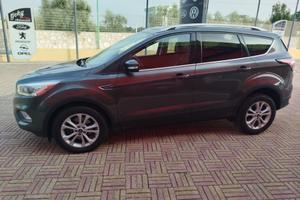 Ford Kuga 1.5 TDCI 120 CV S&S 2WD Powershift ST-Li
