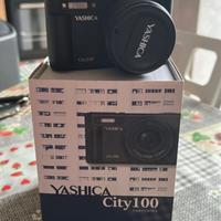 Macchinetta fotografica Yashika City 100 compatta.