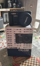 Macchinetta fotografica Yashika City 100 compatta.