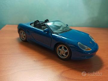 Modellino Porsche blu 1:24