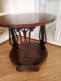 Tavolino per spartiti musicali. 