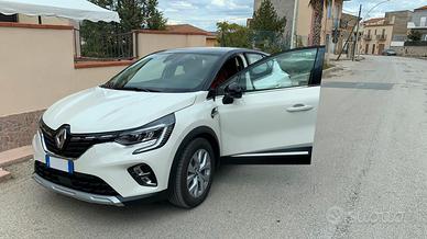 Captur plug in hybrid e-tech 160 cv intens-mot.new