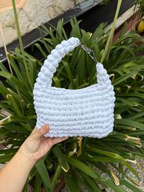 Borsetta da polso all’uncinetto