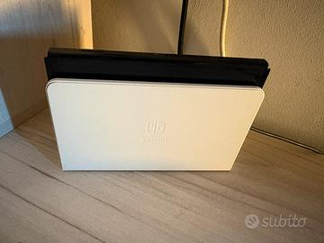 NINTENDO SWITCH OLED BIANCA