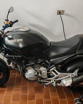 Ducati monster 1000 da vetrina amatore