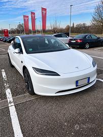 Tesla Model 3 Long Range AWD 2024