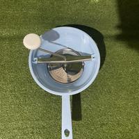 Passaverdure: lame in acciaio,pratico-restistente