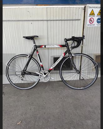 Bici da corsa Pinarello Marvel