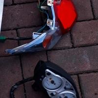 Agility RS 50 2010 : faro km fianchetto manubrio