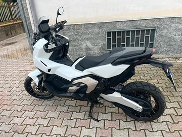 XADV 750