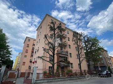 2 LOCALI A PARMA