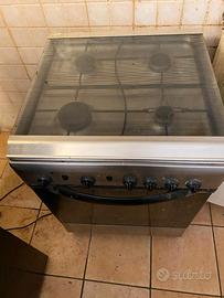 cucina a gas con forno integrato