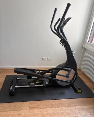 Omaggio ellittica nuova a chi viene a portarla via