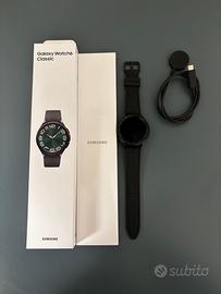 Samsung Galaxy Watch6 Classic con scatola e carica