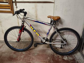 bicicletta mountain bike
