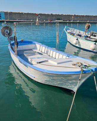 Gozzo da pesca con licenza