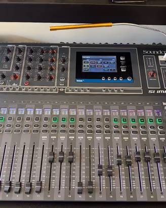 Mixer Soundcraft SI Impact