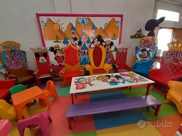 Troni, Tavoli, Panche per Sala Feste per Bambini
